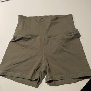 ECHT booty scrunch shorts